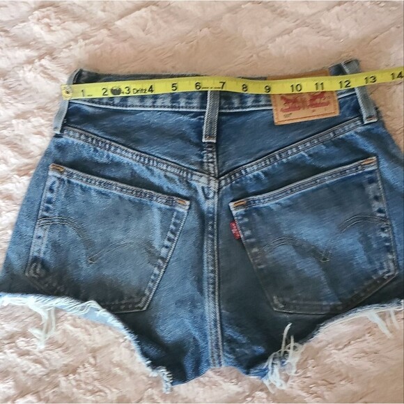 levis 501 cutoff denim booty shorts cutoffs button fly womens size 24 - Picture 6 of 6